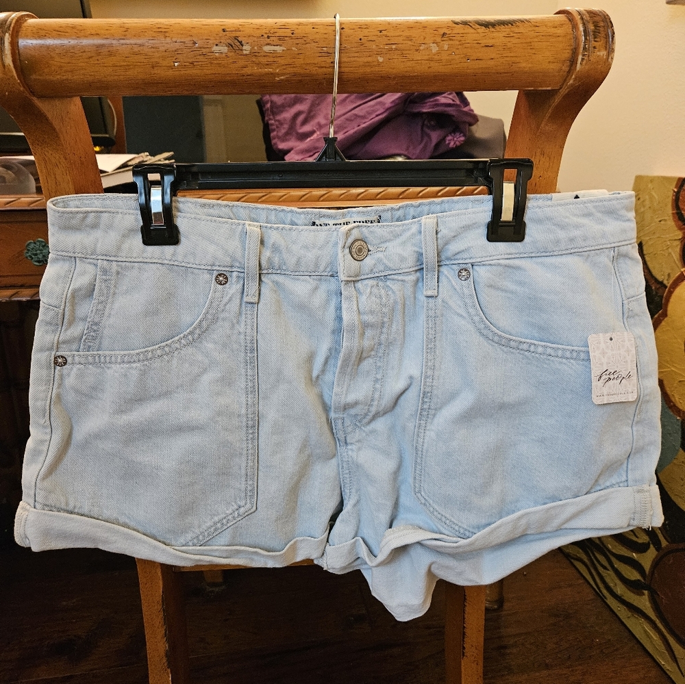 We the free shorts, size 32, new with tags.